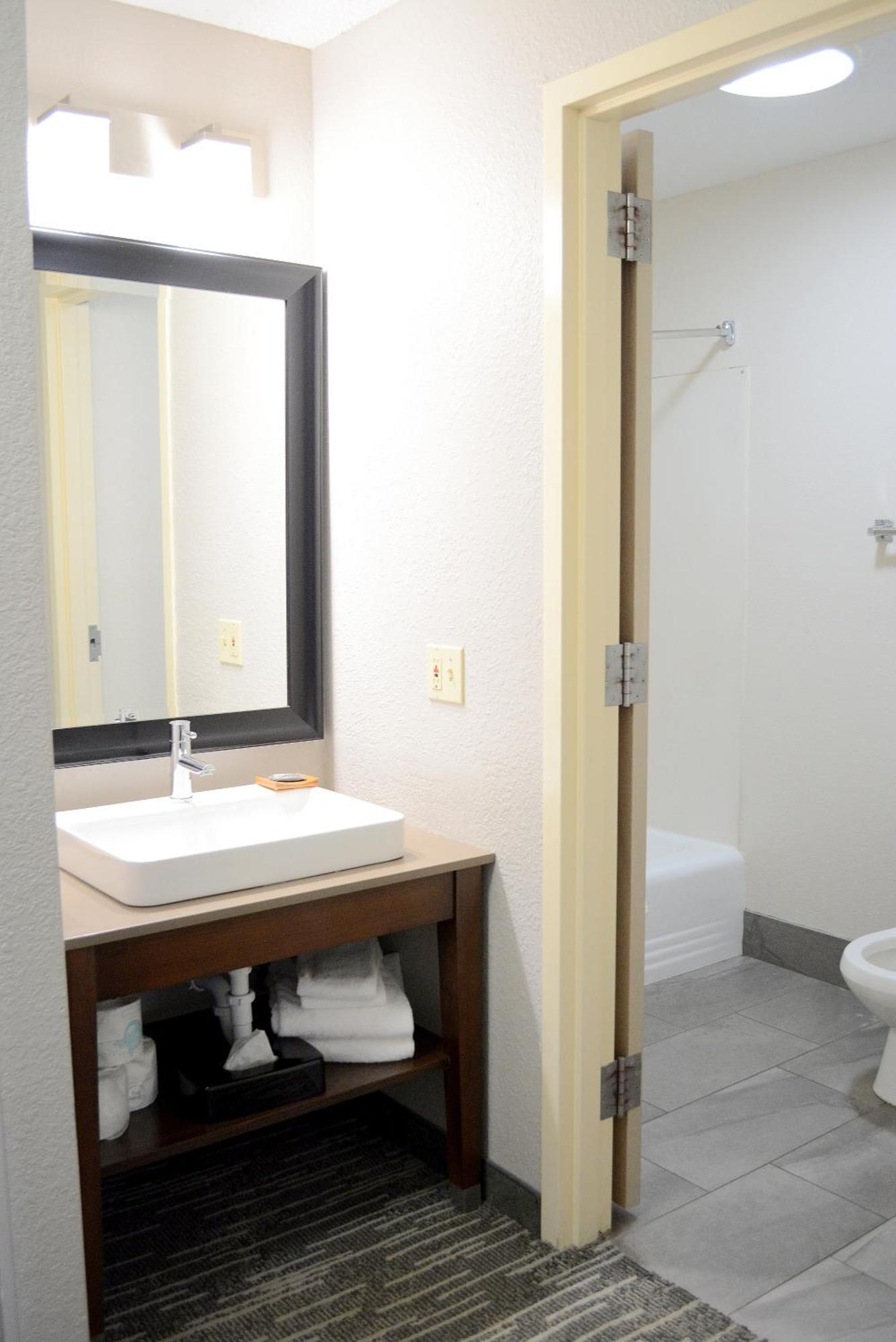Country Inn & Suites By Radisson, Port Clinton, Oh Værelse billede